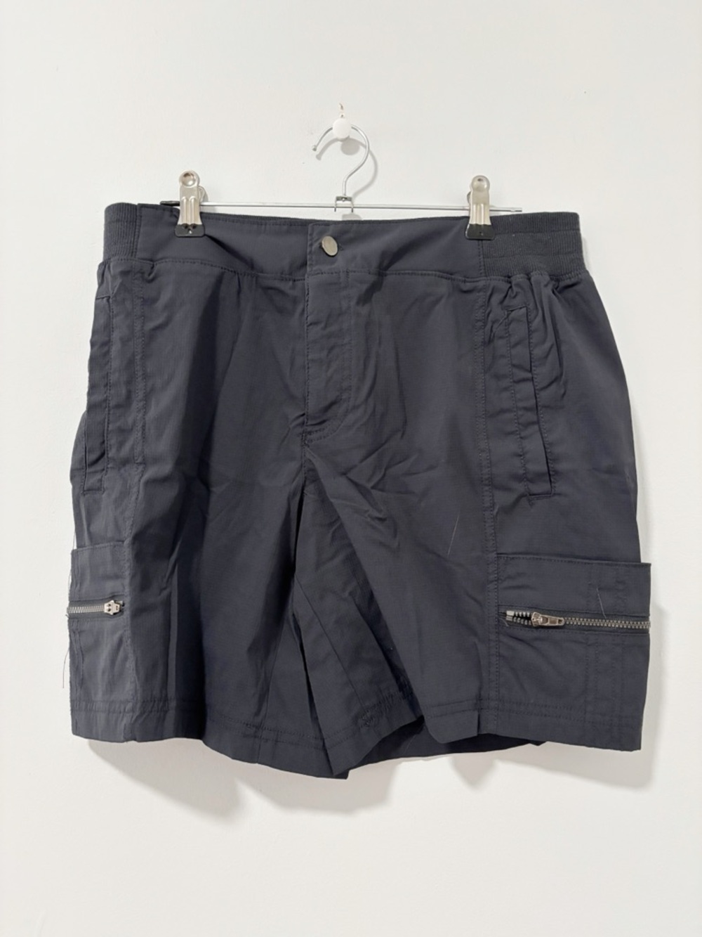 Te Verde Women's Black Athletic Cargo Shorts with Zip Pockets Womens Size Medium